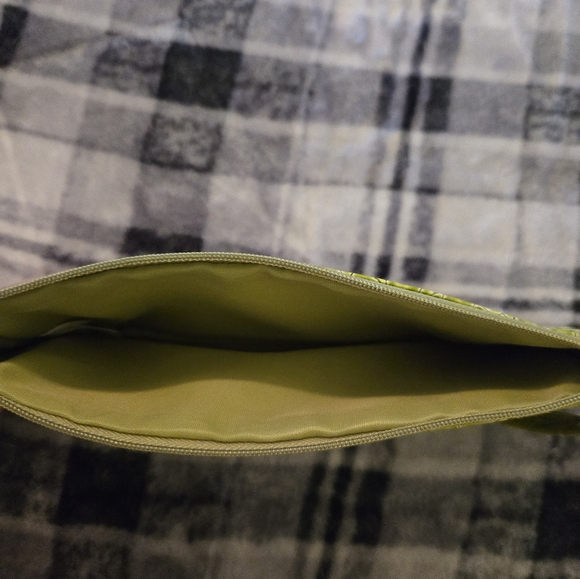 Green Crocodile Embossed Wristlet From Enchante Accessories - Picture 5 of 6